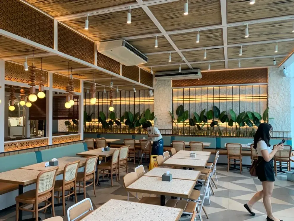 Terumbu Seafood Terrace - Cilandak Town Square interior photo 2