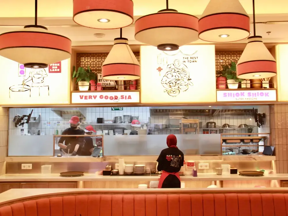 Little Red Dot - AEON Mall Tanjung Barat interior photo 10